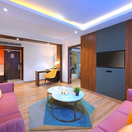 Golden Tulip Agra Hotel Agra  Bagian luar foto