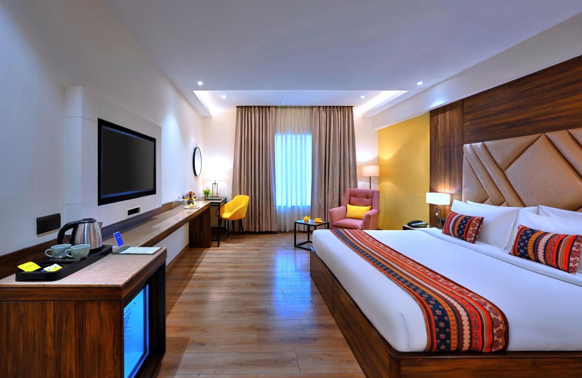 Golden Tulip Agra Hotel Agra  Bagian luar foto
