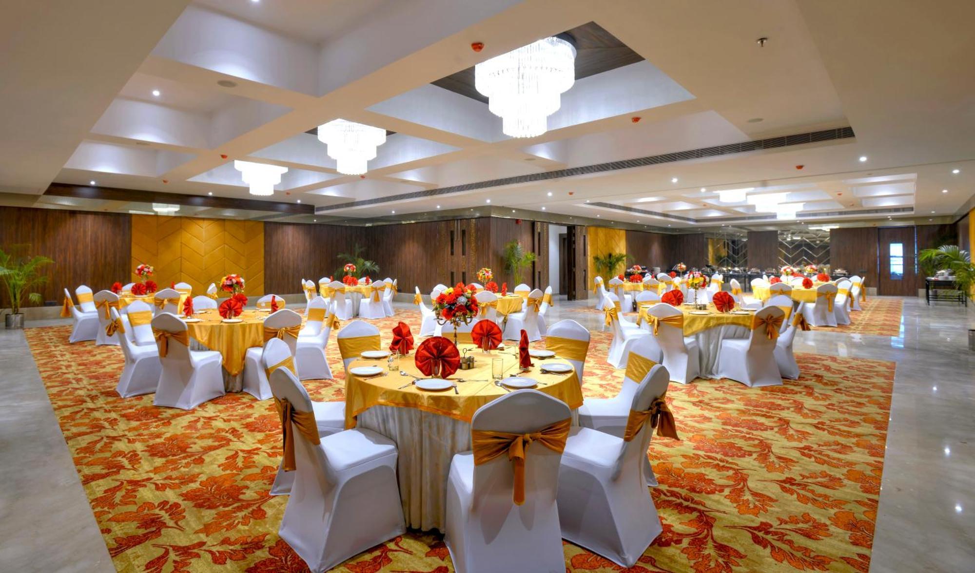Golden Tulip Agra Hotel Agra  Bagian luar foto