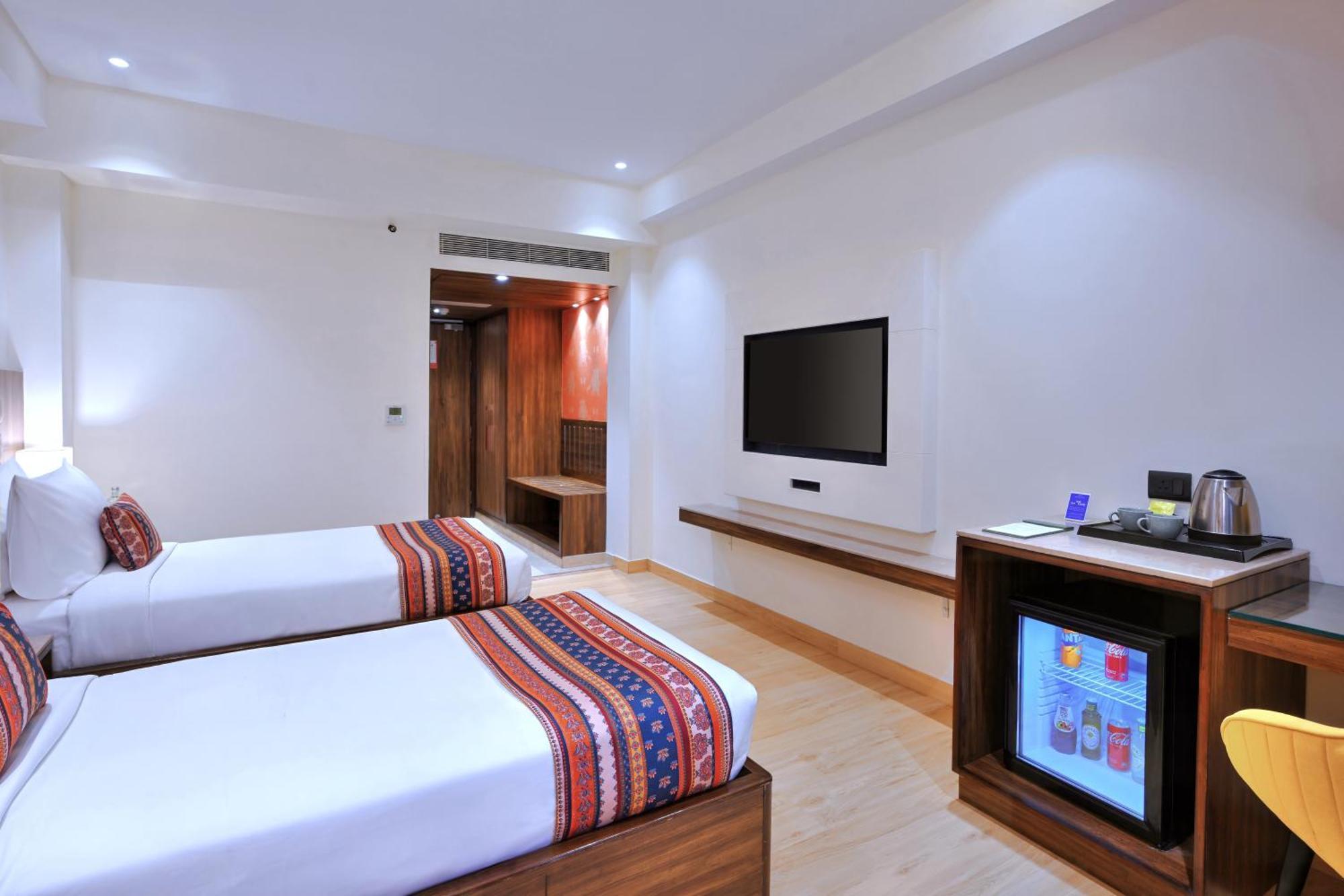 Golden Tulip Agra Hotel Agra  Bagian luar foto