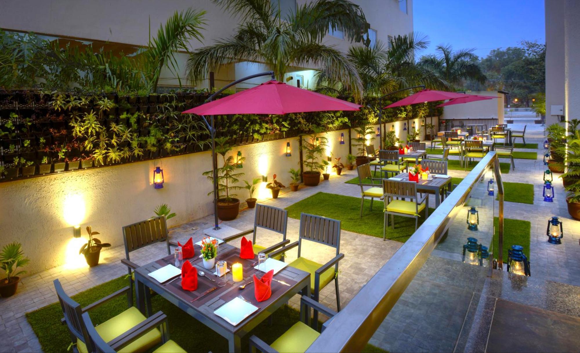 Golden Tulip Agra Hotel Agra  Bagian luar foto